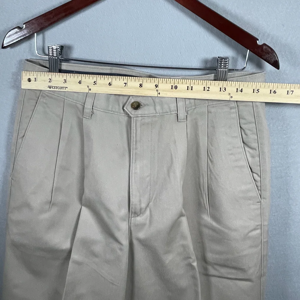 Dockers Mens W33 L32 Pleated Front Khaki Chino Pants Classic Fit